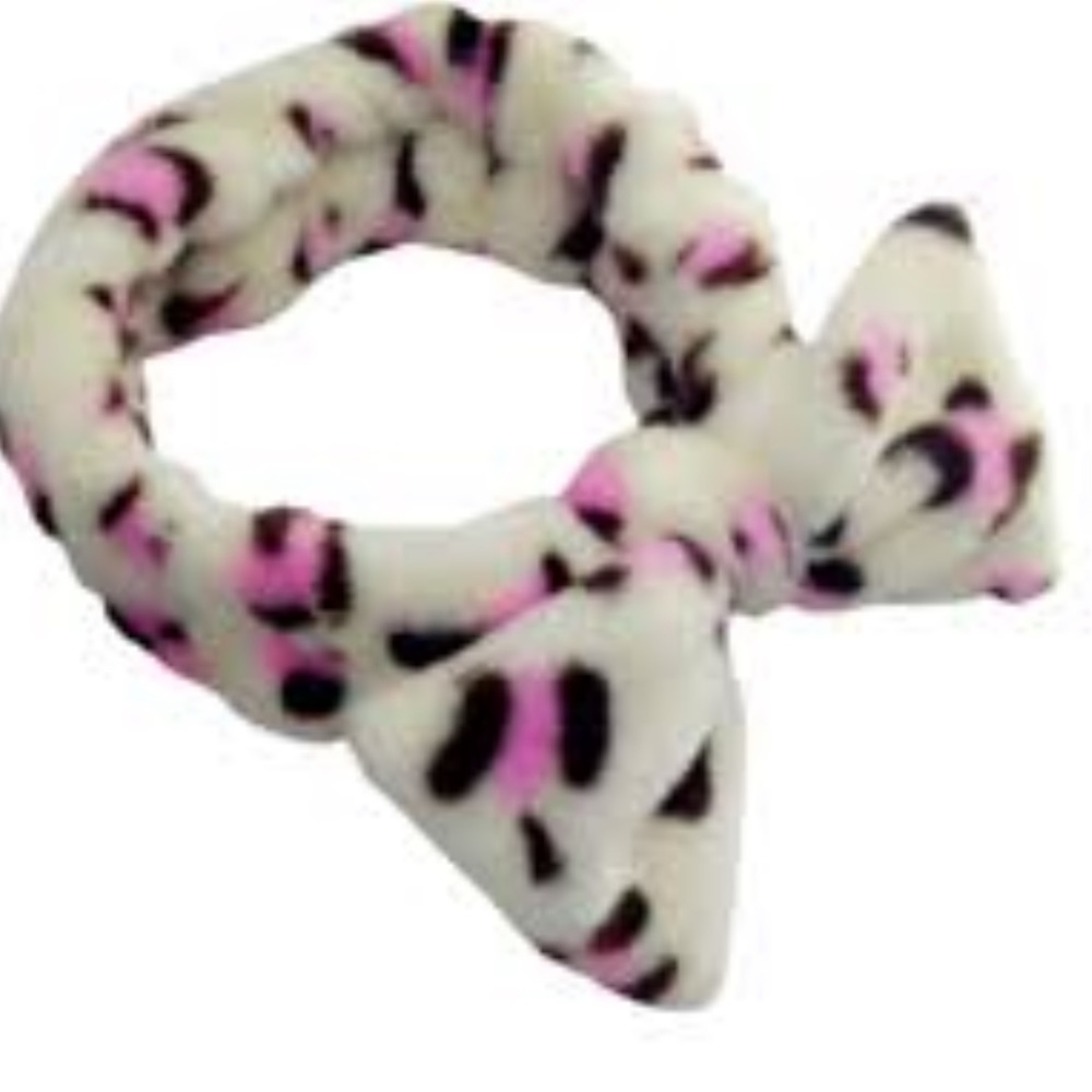 NWOT Spa Day Headband Plush With Bow in Pink and White